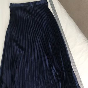 Metallic Midnight blue pleated skirt by Express. Size XS.